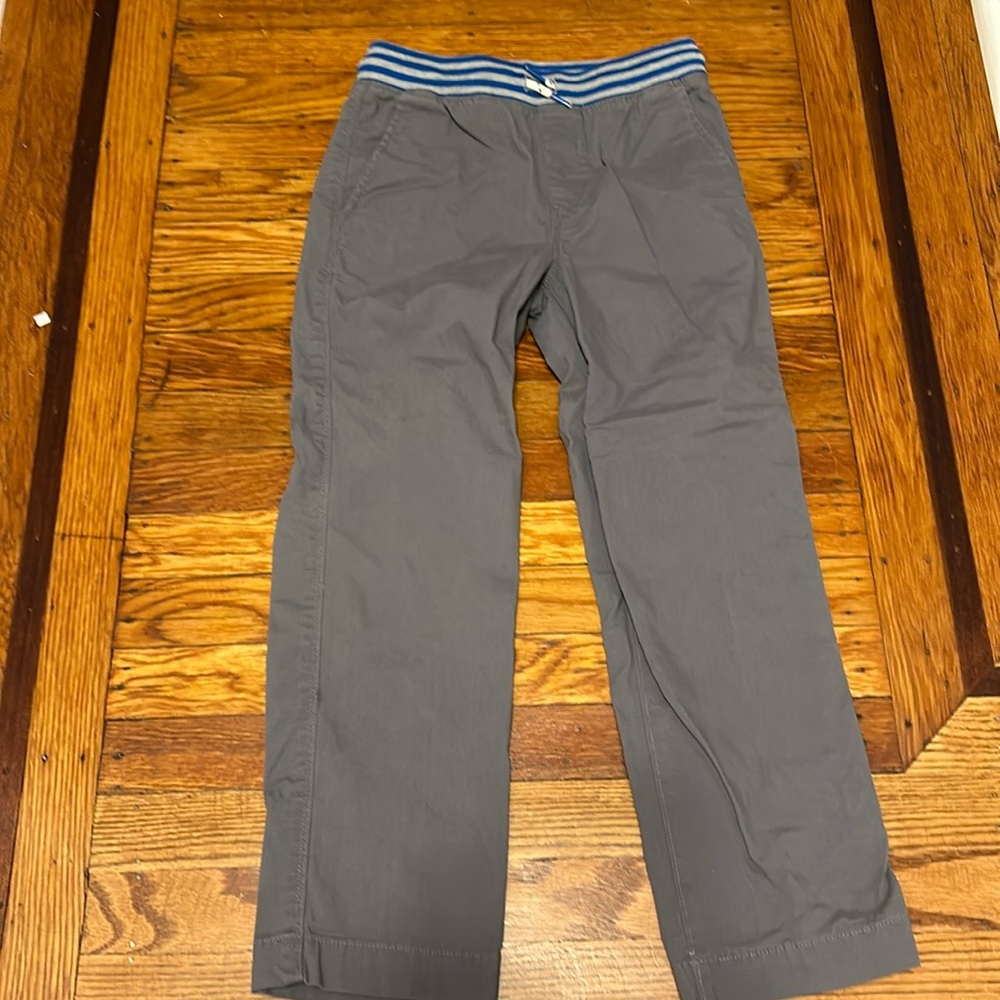 Like new Lands End boys stretch elastic waist gray chino size 8/M